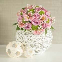 ROSE & ALSTROEMERIA WEDDING ARRANGEMENT